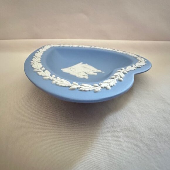 Vintage Wedgwood Jasperware Heart - Picture 9 of 10